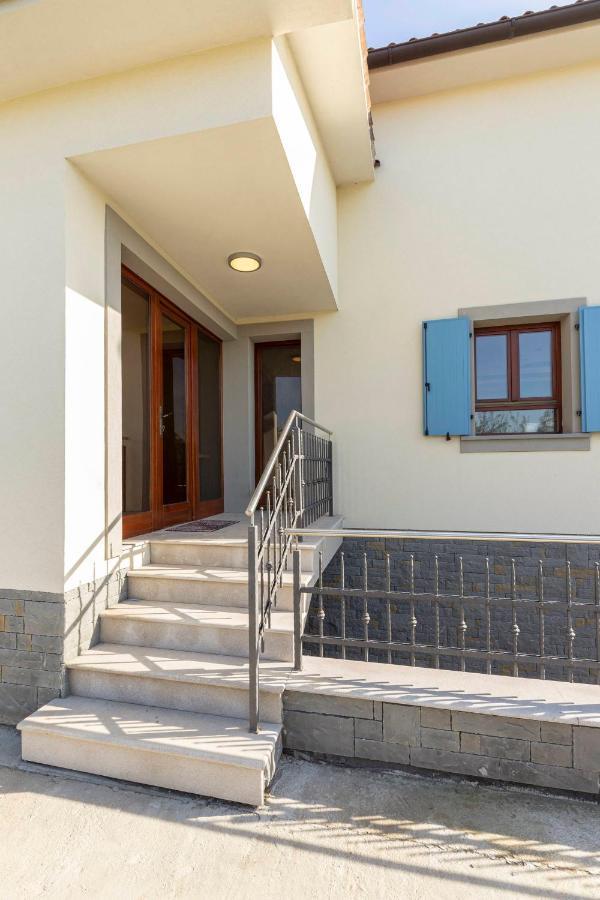Apartma Koper Pobegi Exterior foto