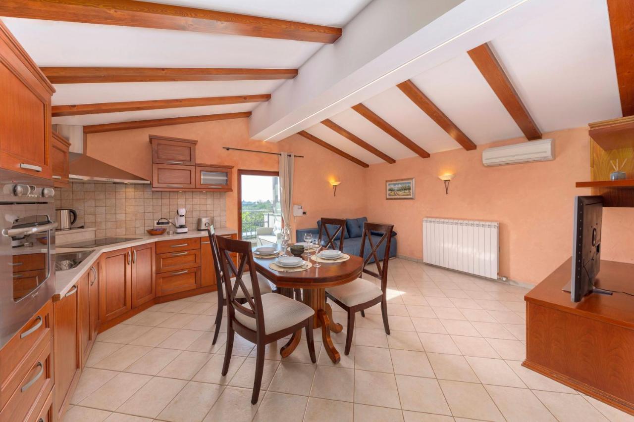 Apartma Koper Pobegi Exterior foto