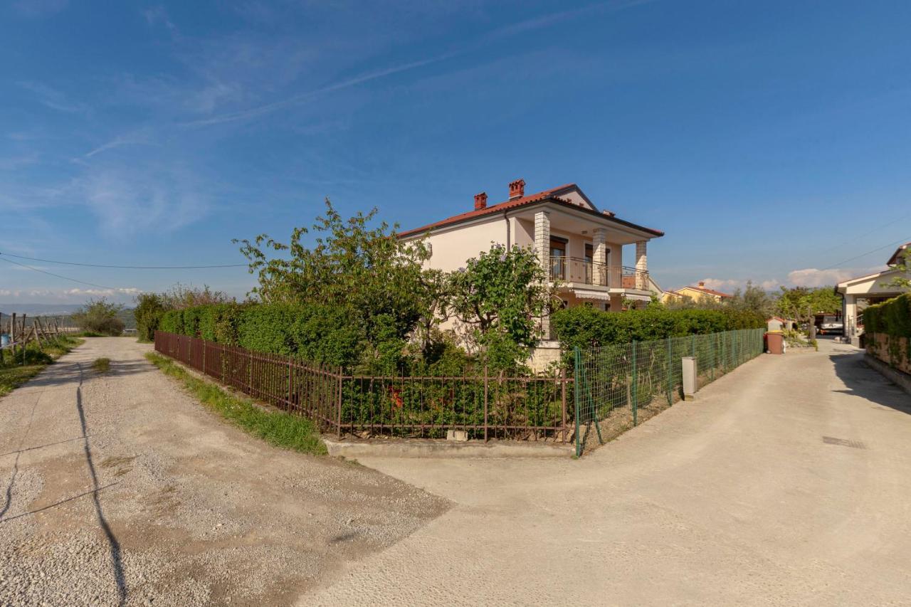 Apartma Koper Pobegi Exterior foto